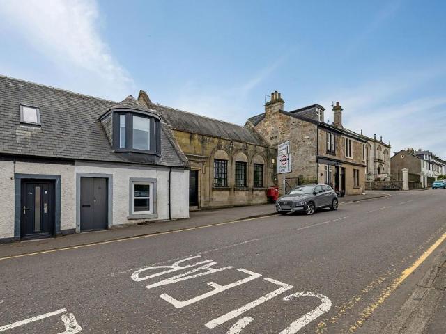 Flat for sale in Strathaven, Scotland