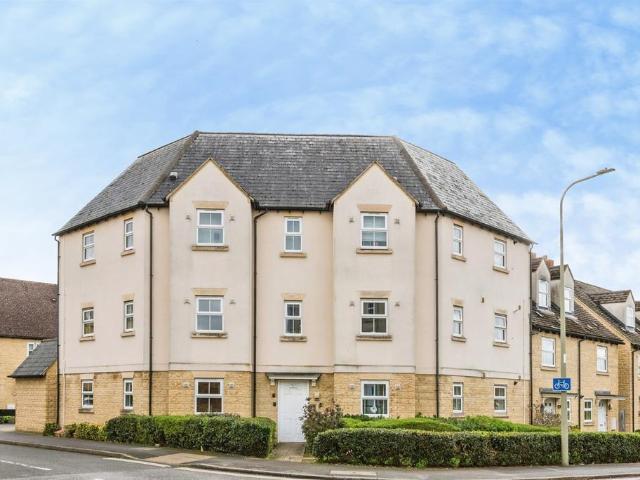 Flat for sale in Black Bourton, Oxfordshire