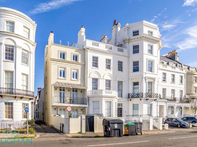 Flat for sale in Kemptown, Brighton