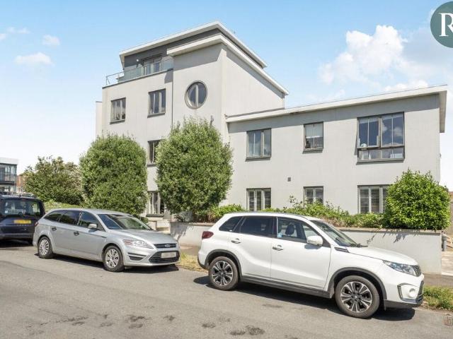Flat for sale in Fishersgate, West Sussex