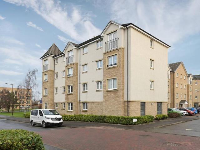 Flat for sale in Scotstoun, Scotland