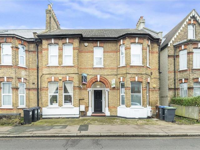 Flat for sale in Greater London