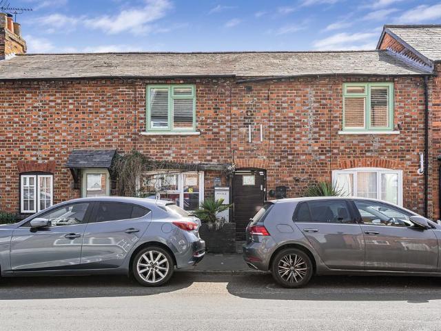Flat for sale in Lunnon, Buckinghamshire