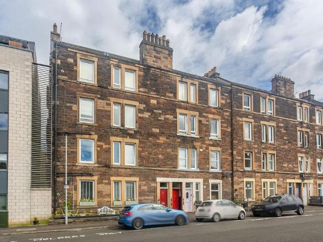 Flat for sale in Moat, Slateford
