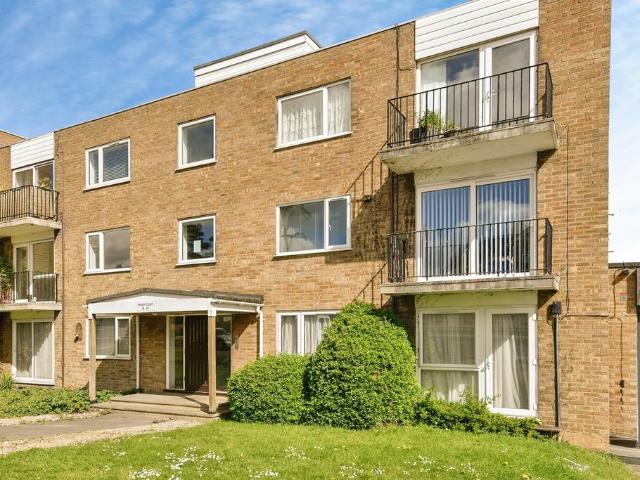 Flat for sale in Whitehill, King's Walden