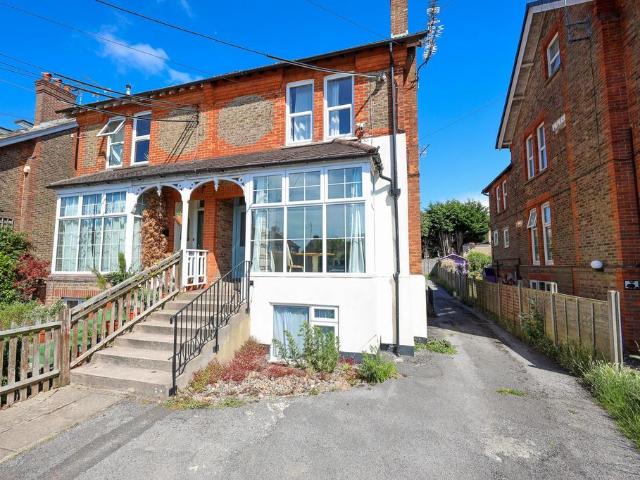 Flat for sale in World's End, Perryfields