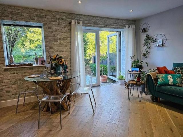 Flat for sale in Woodcote, Epsom