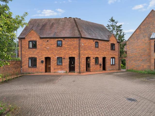 Flat for sale in Amersham