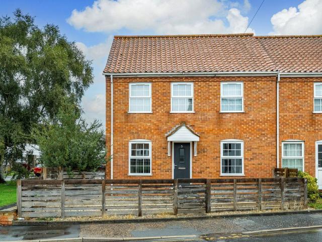 Flat for sale in East Tuddenham, Norfolk