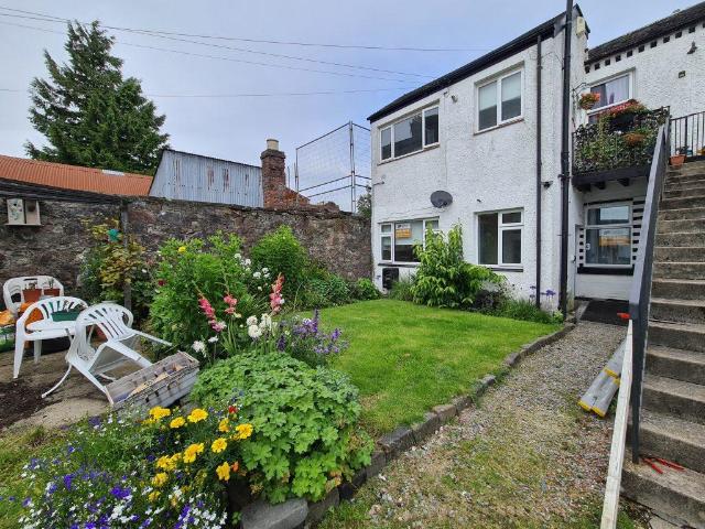 Flat for sale in Helensburgh, Scotland