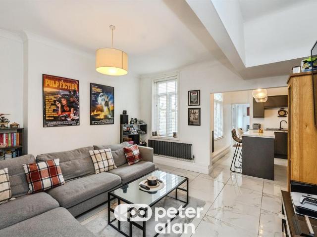 Flat for sale in Cimla, Neath