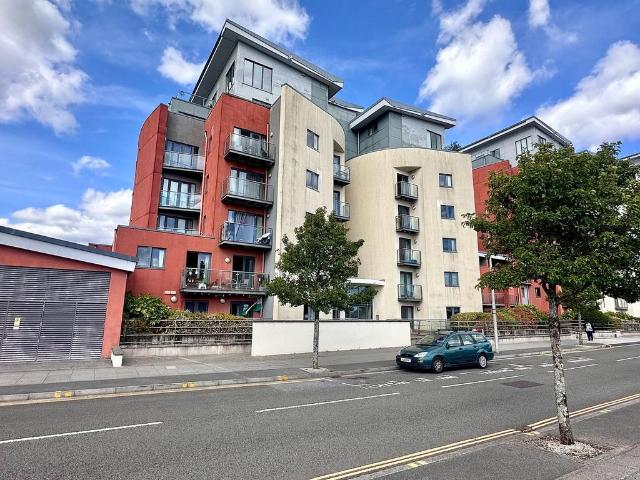 Flat for sale in SA1 Swansea Waterfront, Nangreaves
