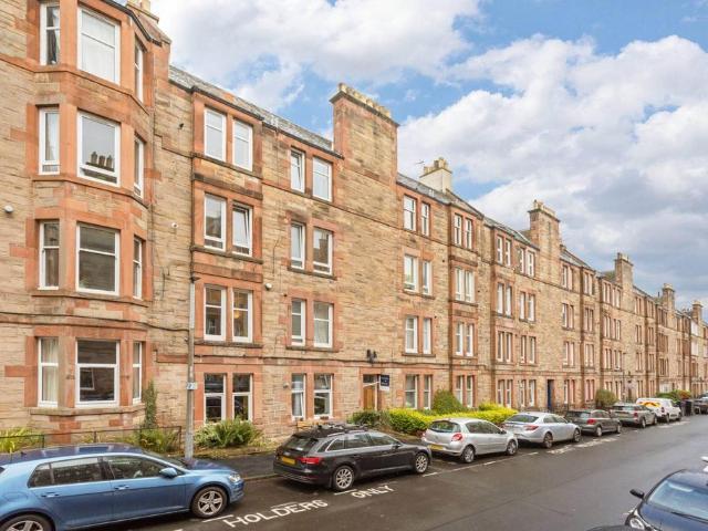 Flat for sale in Morningside, Scotland
