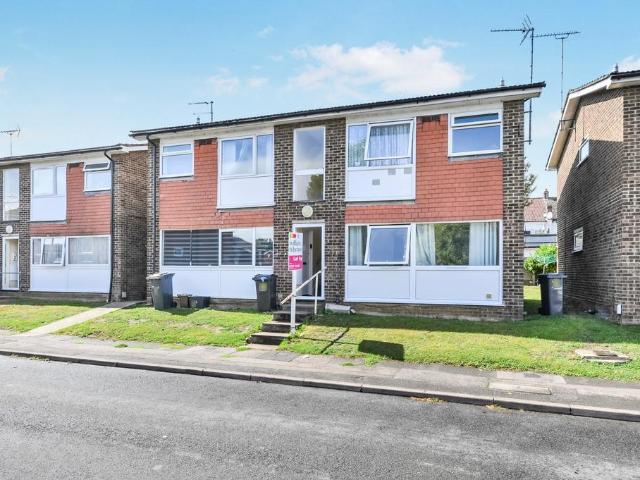 Flat for sale in Broxbourne, Hertfordshire