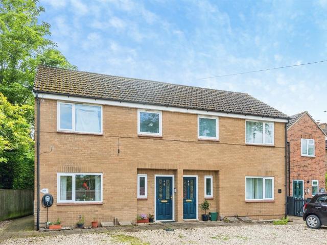 Flat for sale in Dromore, Oxfordshire