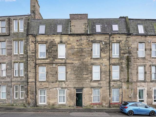 Flat for sale in Trinity, Scotland