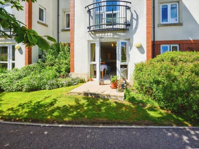 Flat for sale in Pennington, Ashurst Bridge