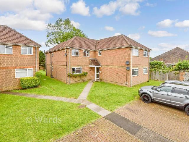 Flat for sale in The Butts, Kent