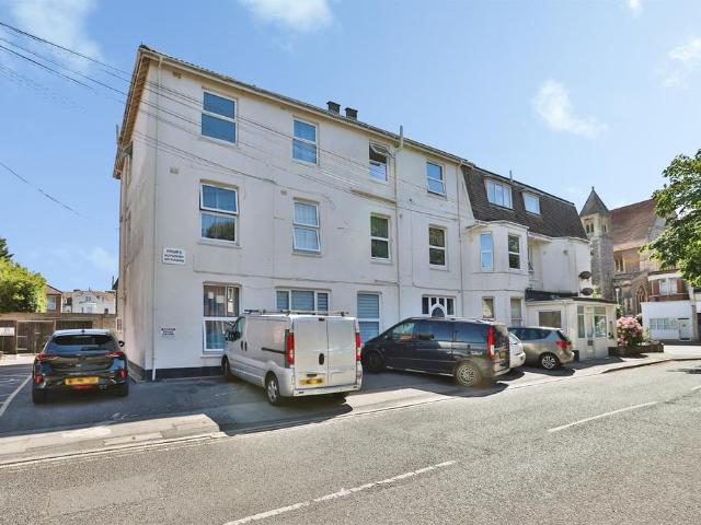 Flat for sale in Boscombe, Bournemouth