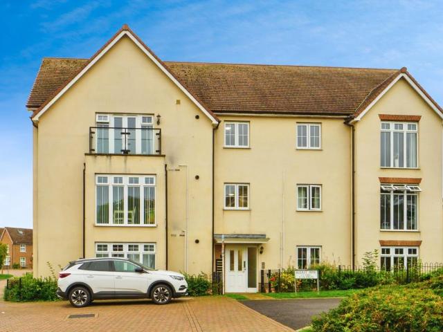 Flat for sale in Ash, Kent