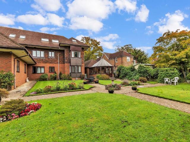 Flat for sale in Perryfields, West Sussex