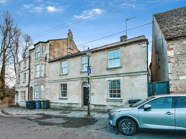 Flat for sale in Chippenham, Wiltshire