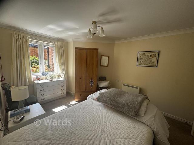Flat for sale in Folkestone