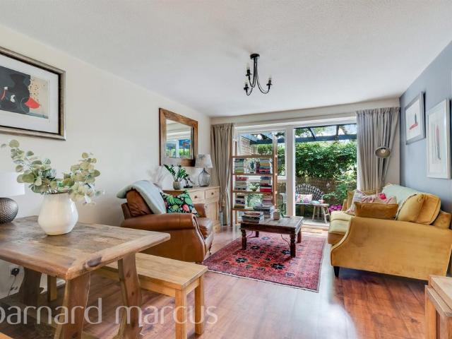 Flat for sale in London Borough of Croydon, Addiscombe
