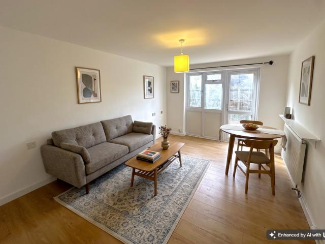 Flat for sale in London Borough of Ealing, Greenford