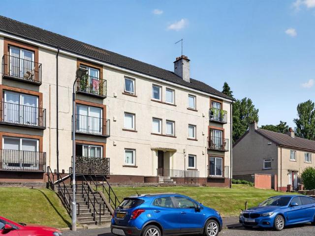 Flat for sale in Elderslie, Scotland