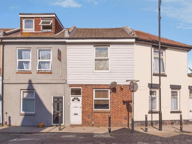 Flat for sale in Fratton, City Of Portsmouth