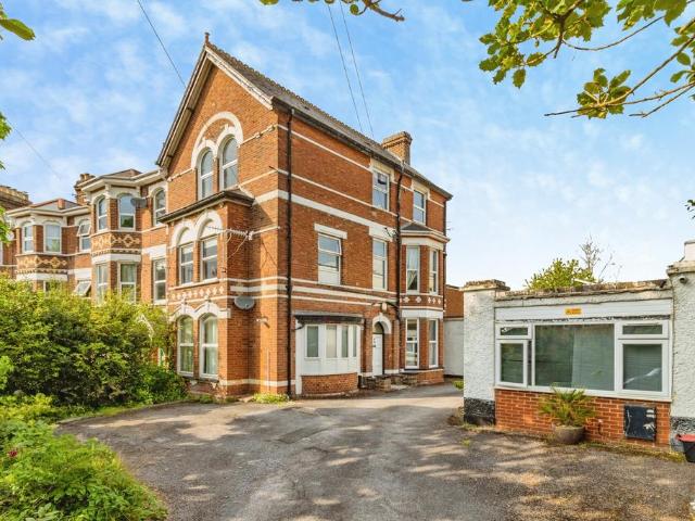 Flat for sale in Watergate, Devon
