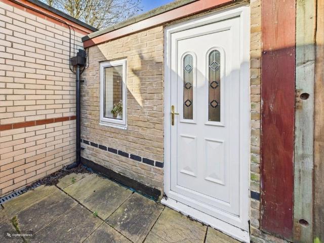 Flat for sale in Petersfield, Cambridge