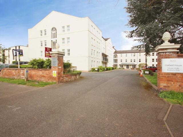 Flat for sale in Milverton, Green Close
