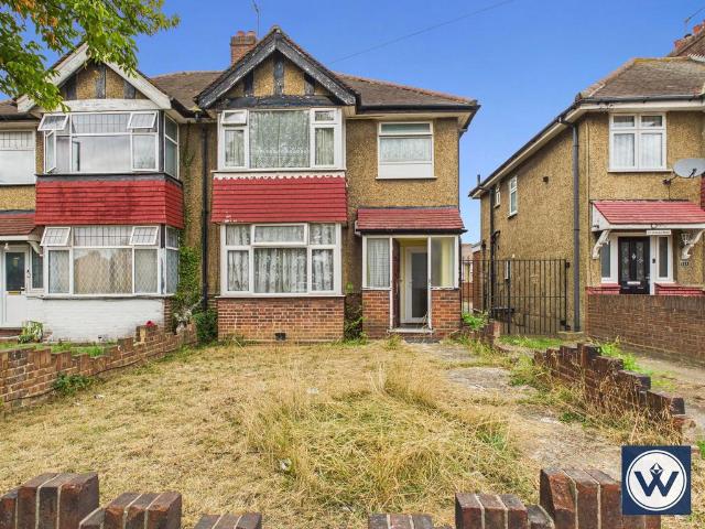 Flat for sale in Hayes, Greater London