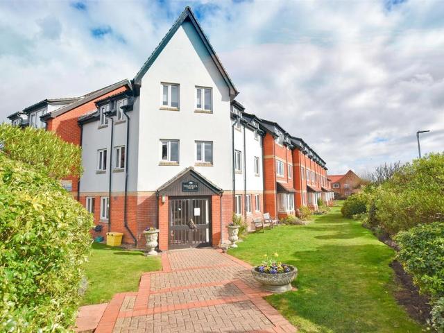 Flat for sale in Comers, Norfolk