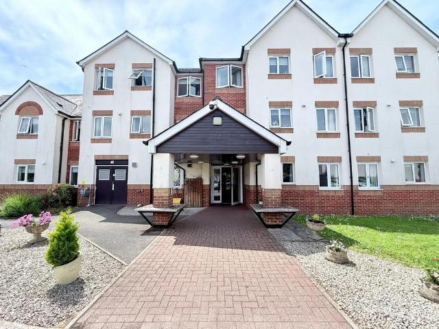 Flat for sale in Knowles Hill, Bridford