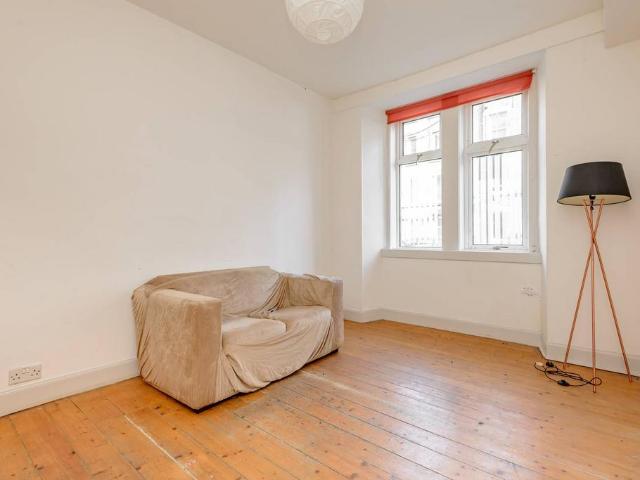 Flat for sale in Tynecastle, Gorgie