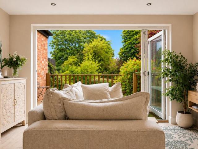 Flat for sale in Mapesbury, Greater London