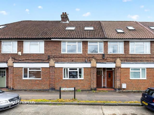 Flat for sale in The Wells, Surrey