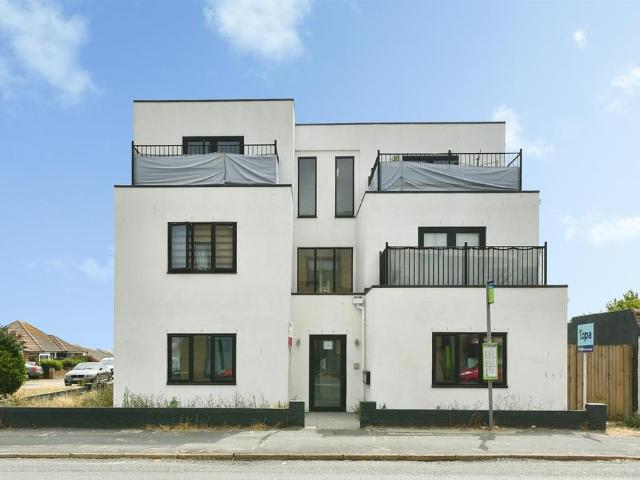 Flat for sale in Peacehaven, Iford