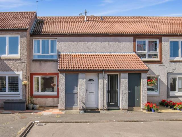 Flat for sale in Lorne, Leith