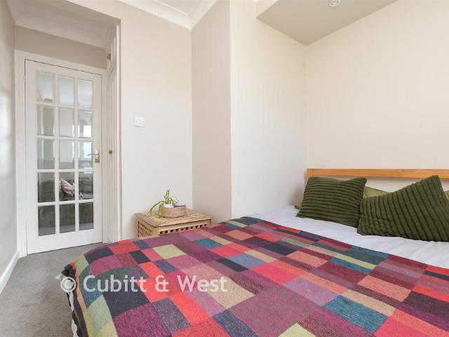 Flat for sale in Pachesham Park, Surrey