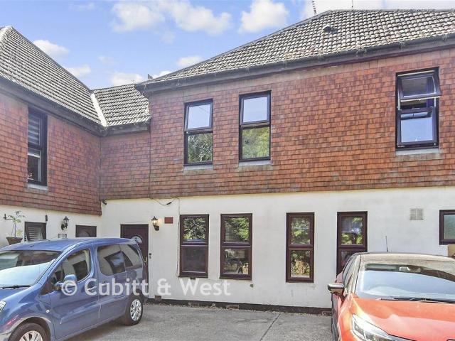 Flat for sale in Perryfields, West Sussex