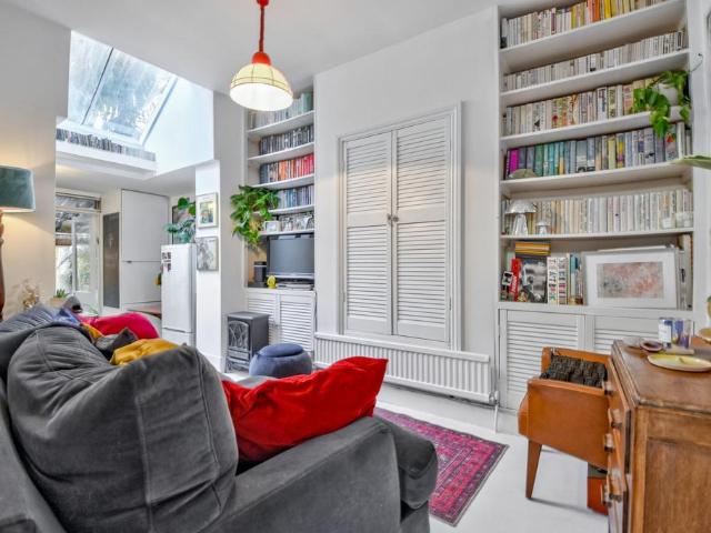 Flat for sale in Holloway, Lower Holloway