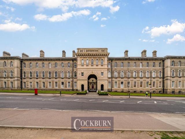 Flat for sale in Shooters Hill, Greater London