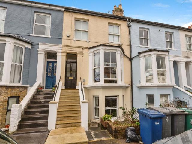 Flat for sale in Finchley, Isle Of Man
