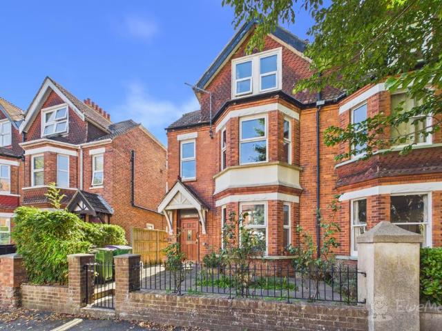 Flat for sale in Morehall, Folkestone and Hythe