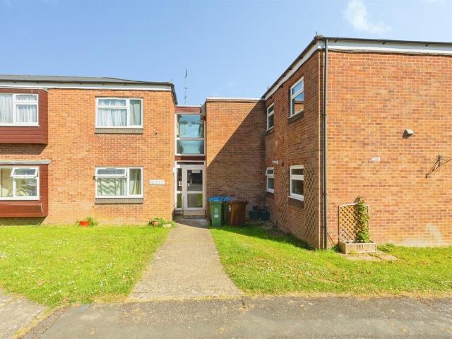 Flat for sale in Long Crendon
