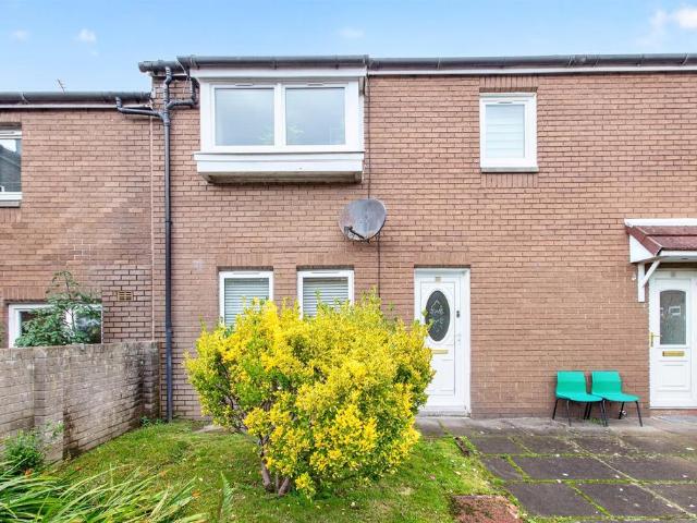 Flat for sale in Calton, Scotland